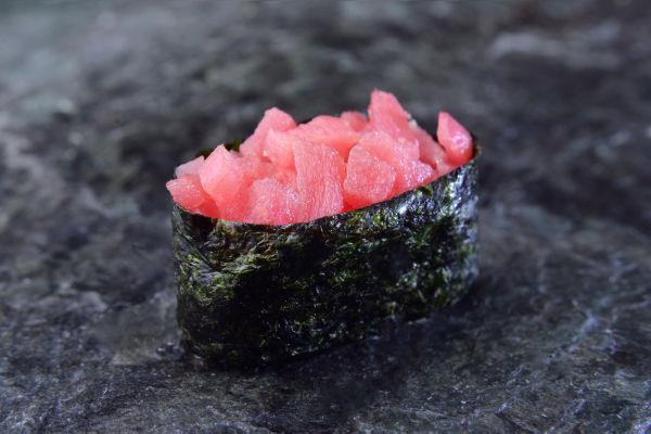 Спайс суши тунец